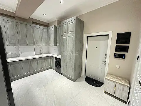 Kirayə verilir 2 otaqlı mənzil 75 m²