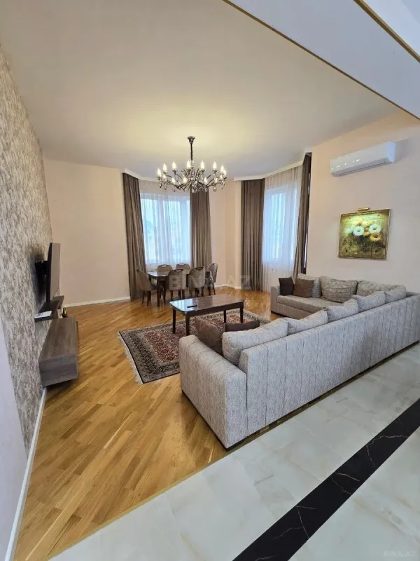 Kirayə verilir 3 otaqlı mənzil 138 m²