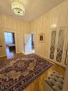 Kirayə verilir 3 otaqlı mənzil 138 m²