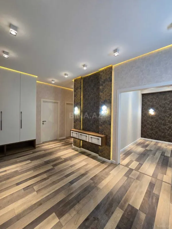 Satılır 3 otaqlı mənzil 149 m²