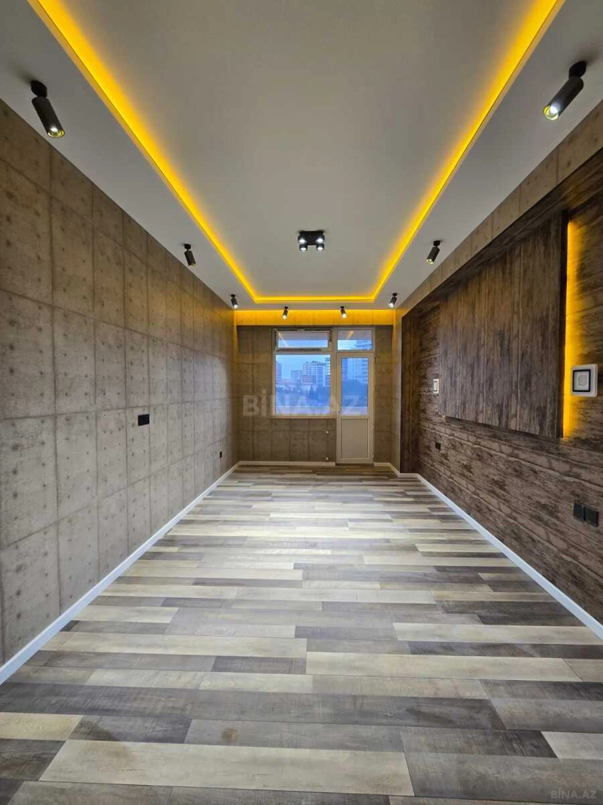 Satılır 3 otaqlı mənzil 149 m²