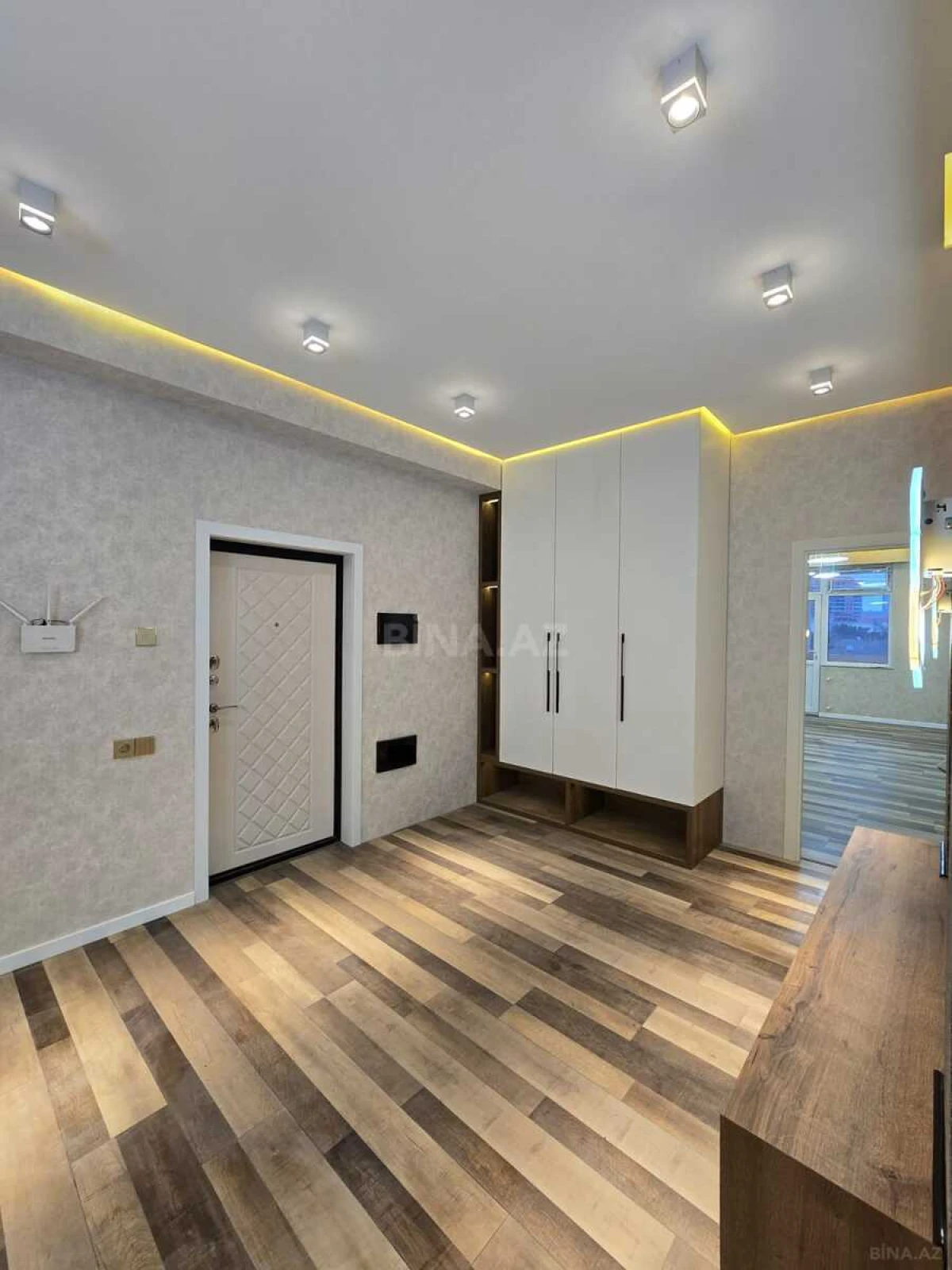 Satılır 3 otaqlı mənzil 149 m²