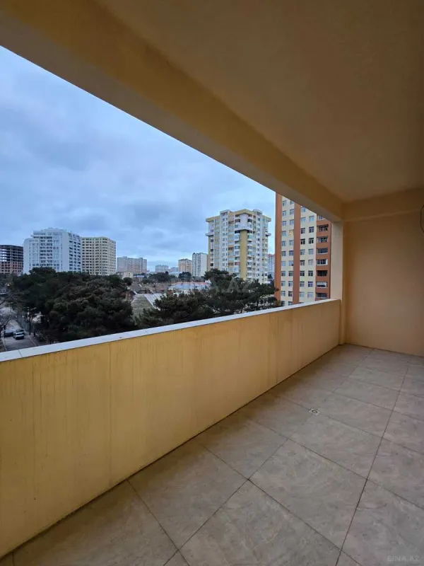 Satılır 3 otaqlı mənzil 149 m²