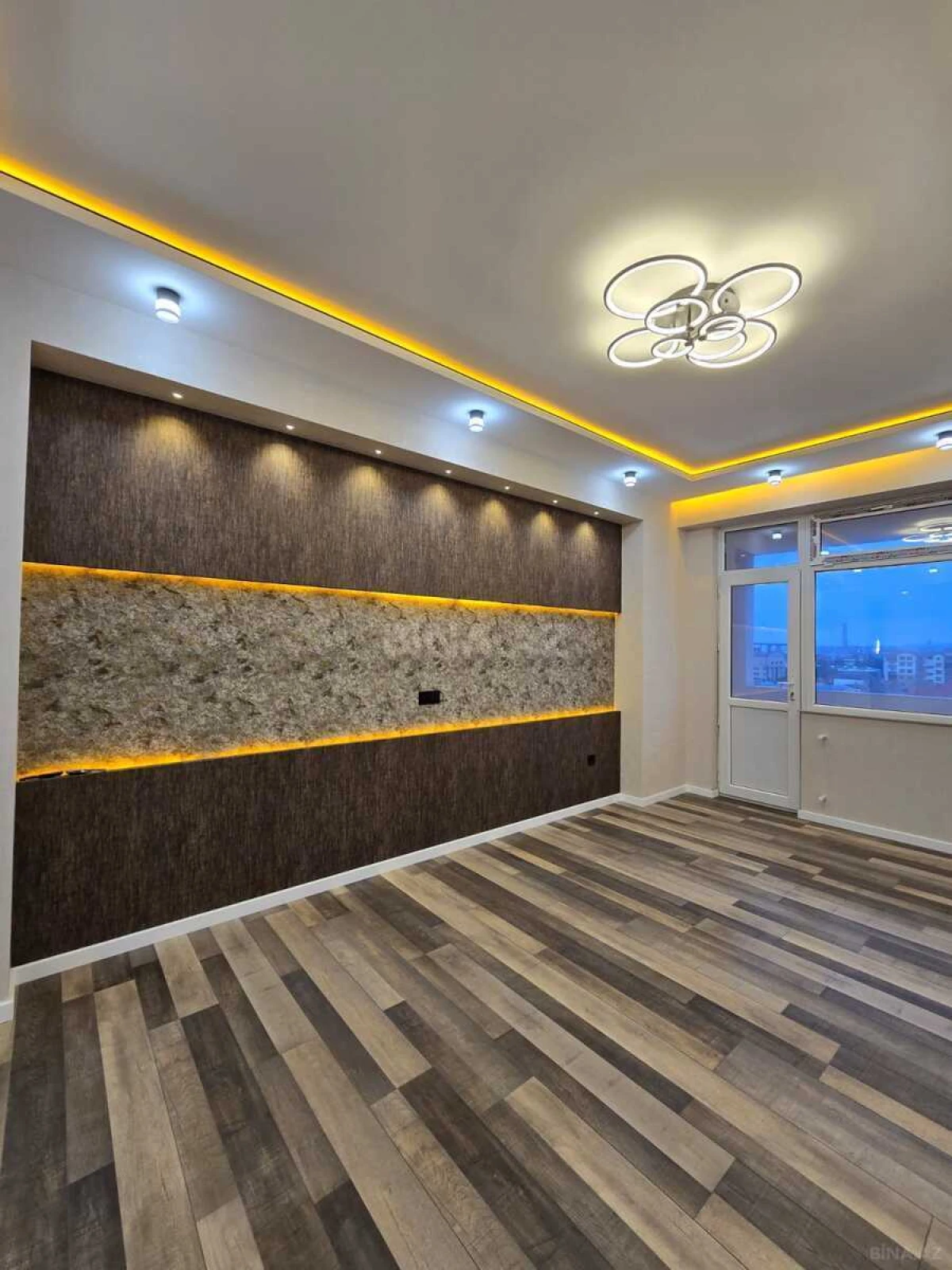 Satılır 3 otaqlı mənzil 149 m²