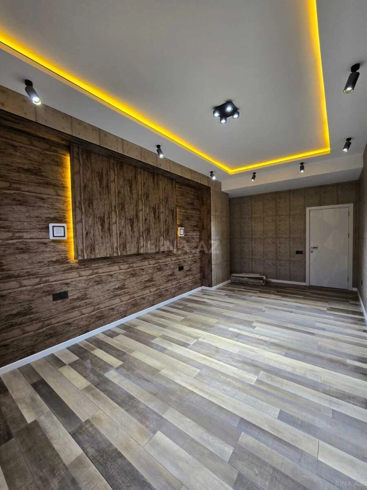 Satılır 3 otaqlı mənzil 149 m²