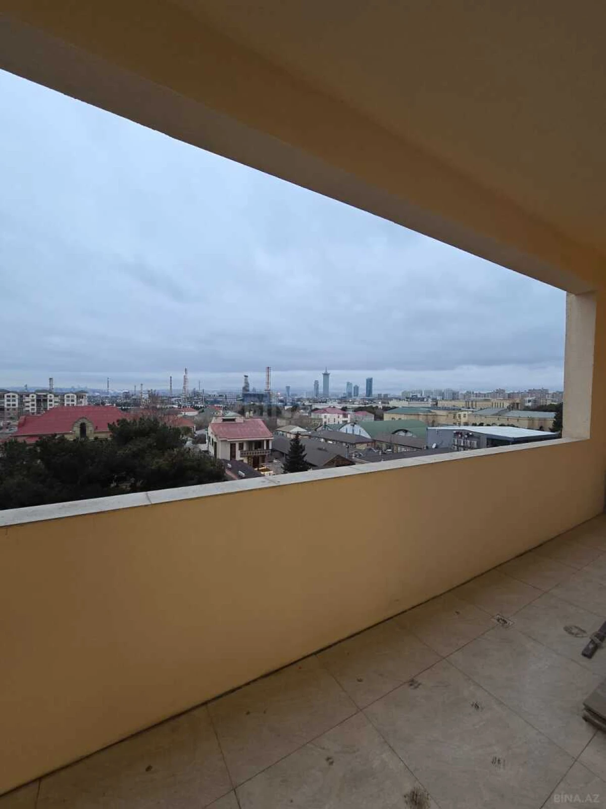 Satılır 3 otaqlı mənzil 149 m²