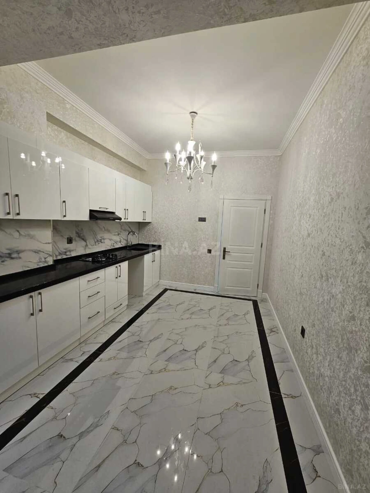 Satılır 3 otaqlı mənzil 125 m²
