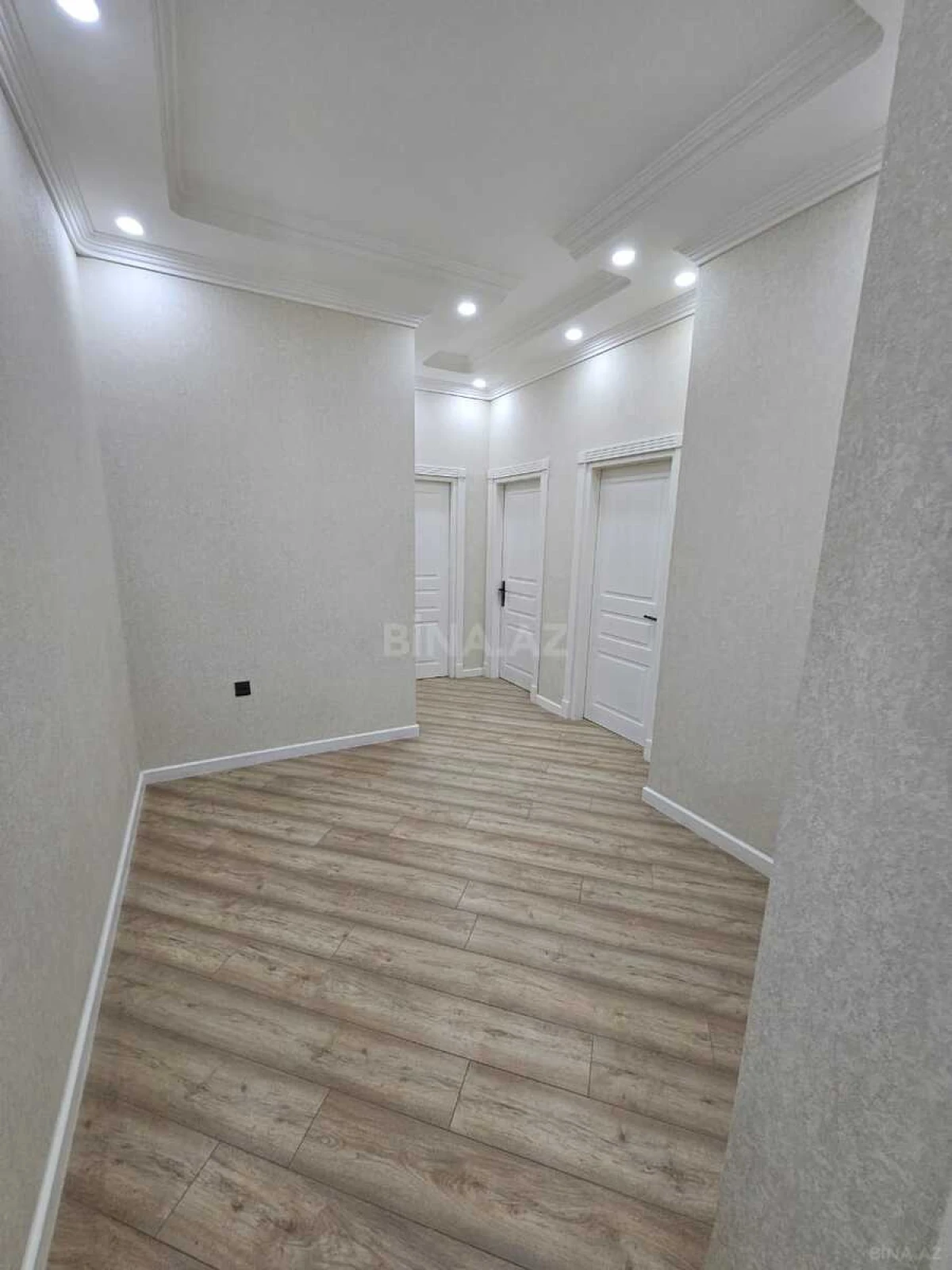 Satılır 3 otaqlı mənzil 125 m²