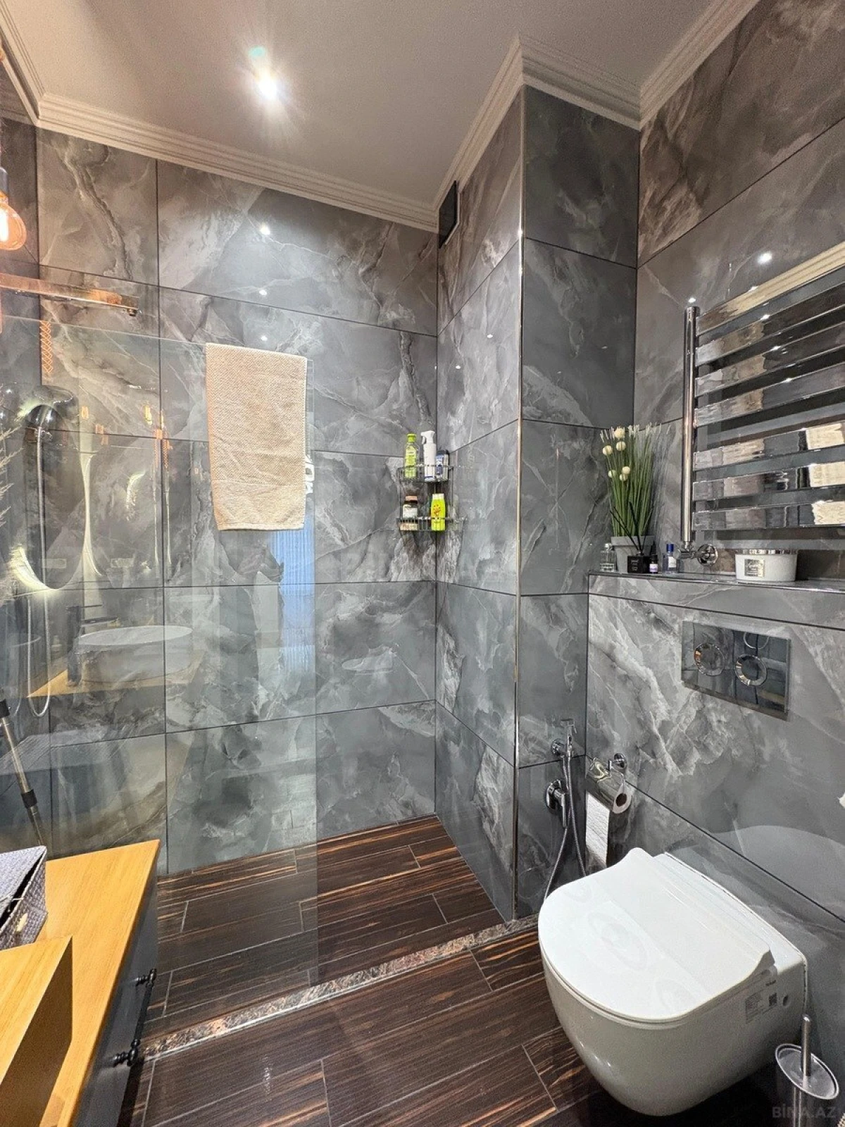 Kirayə verilir 3 otaqlı mənzil 157 m²