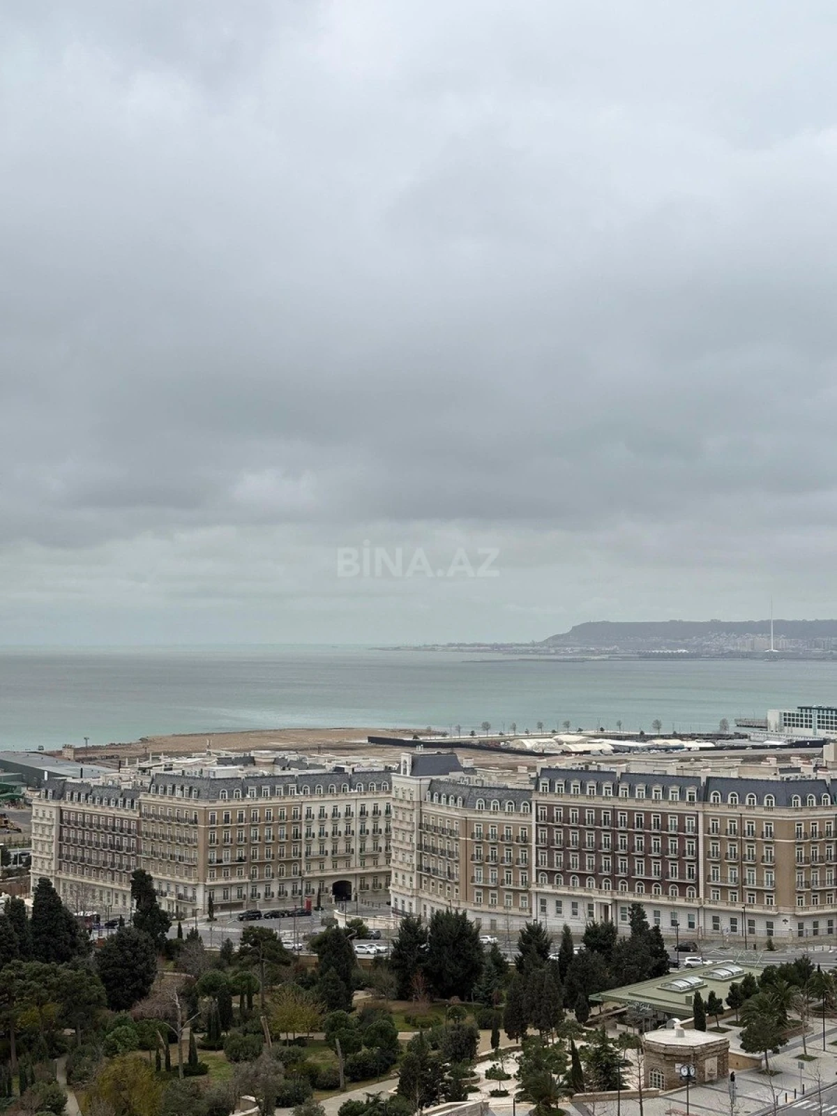 Kirayə verilir 3 otaqlı mənzil 157 m²