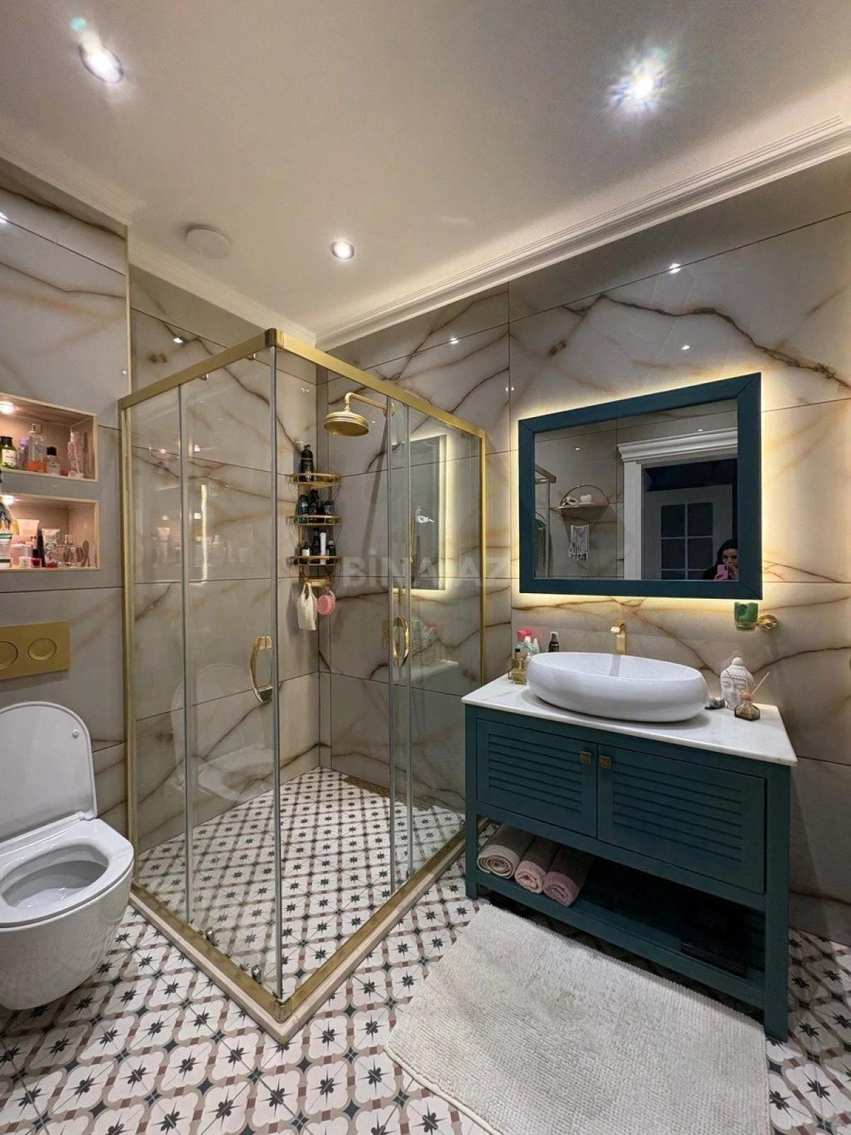 Kirayə verilir 3 otaqlı mənzil 157 m²