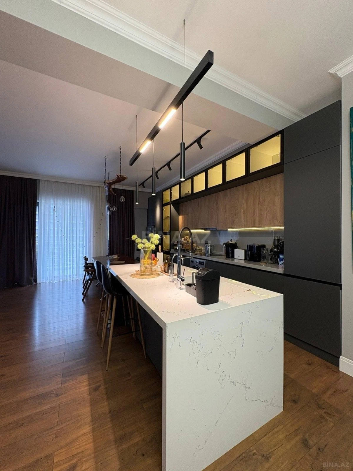 Kirayə verilir 3 otaqlı mənzil 157 m²