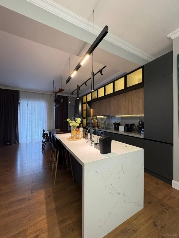 Kirayə verilir 3 otaqlı mənzil 157 m²