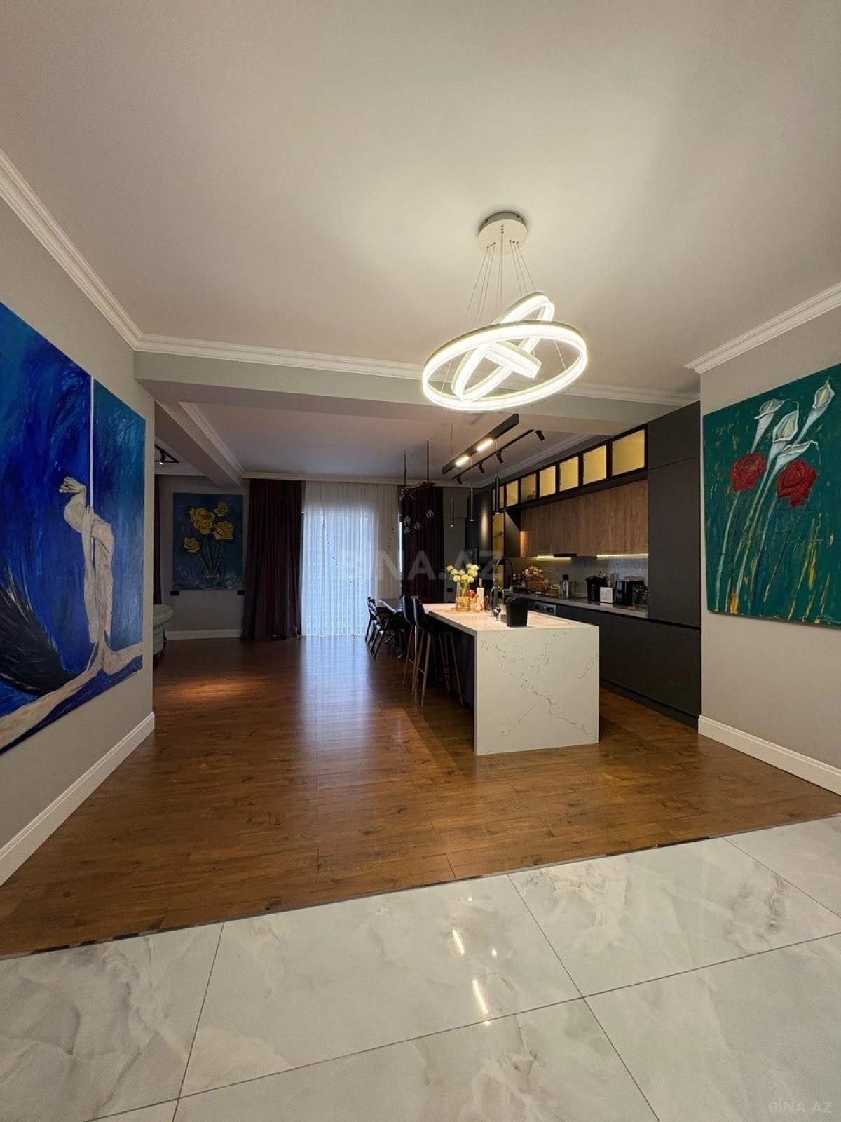 Kirayə verilir 3 otaqlı mənzil 157 m²