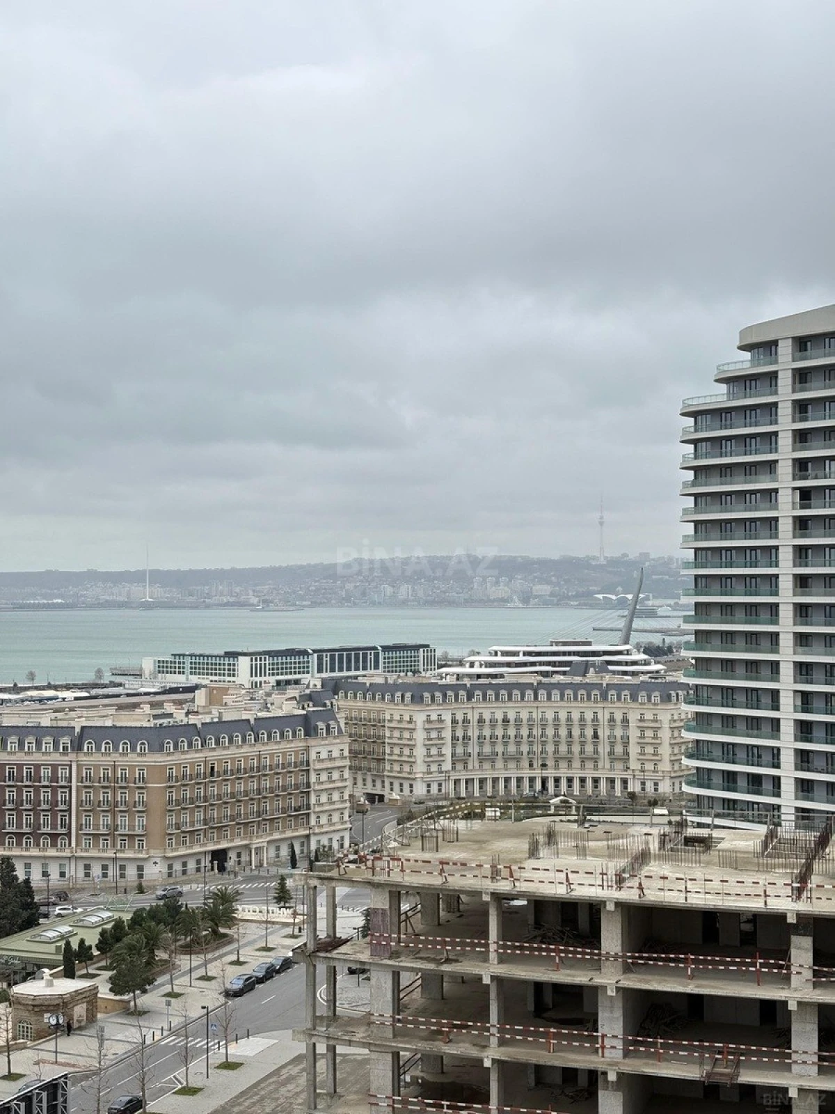 Kirayə verilir 3 otaqlı mənzil 157 m²