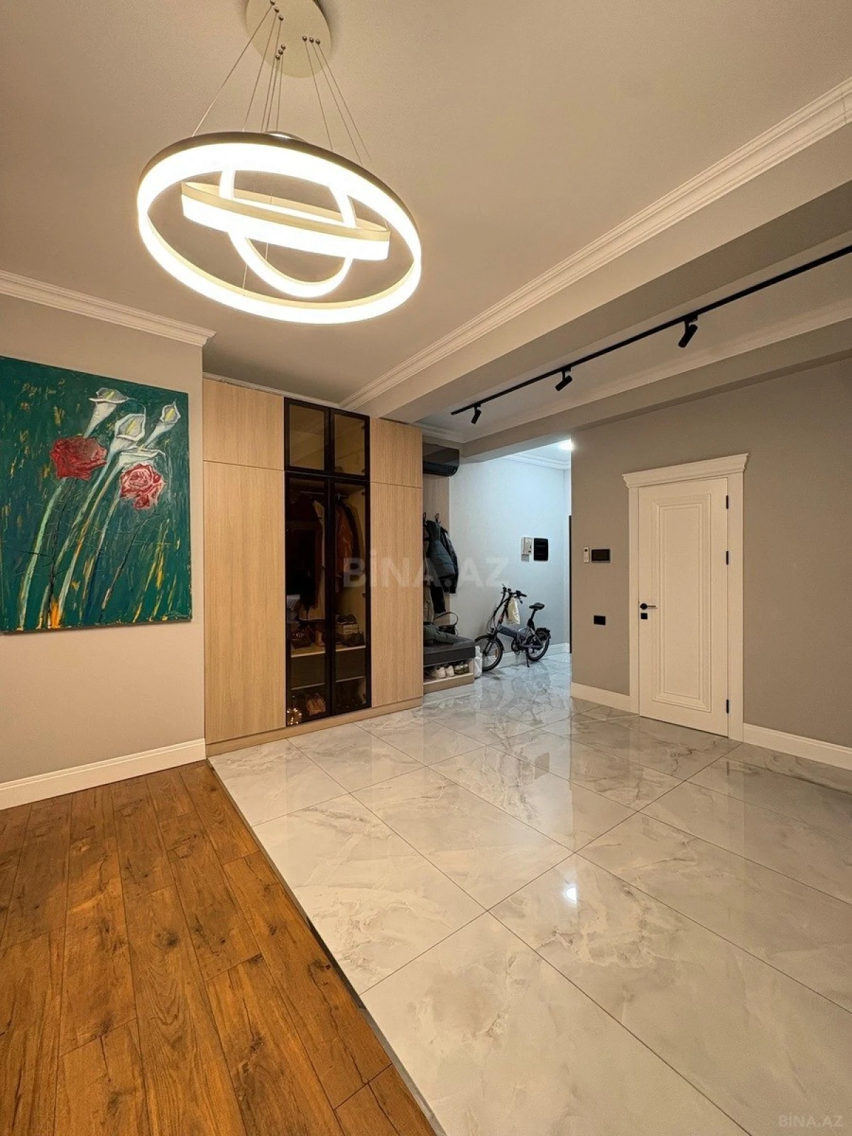 Kirayə verilir 3 otaqlı mənzil 157 m²