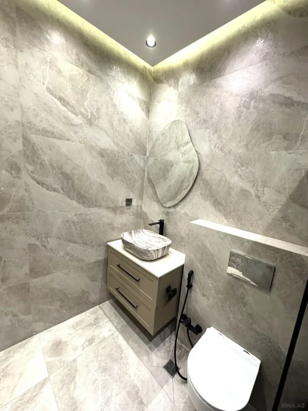 Satılır 3 otaqlı mənzil 140 m²