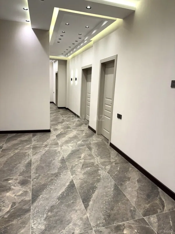 Satılır 3 otaqlı mənzil 140 m²