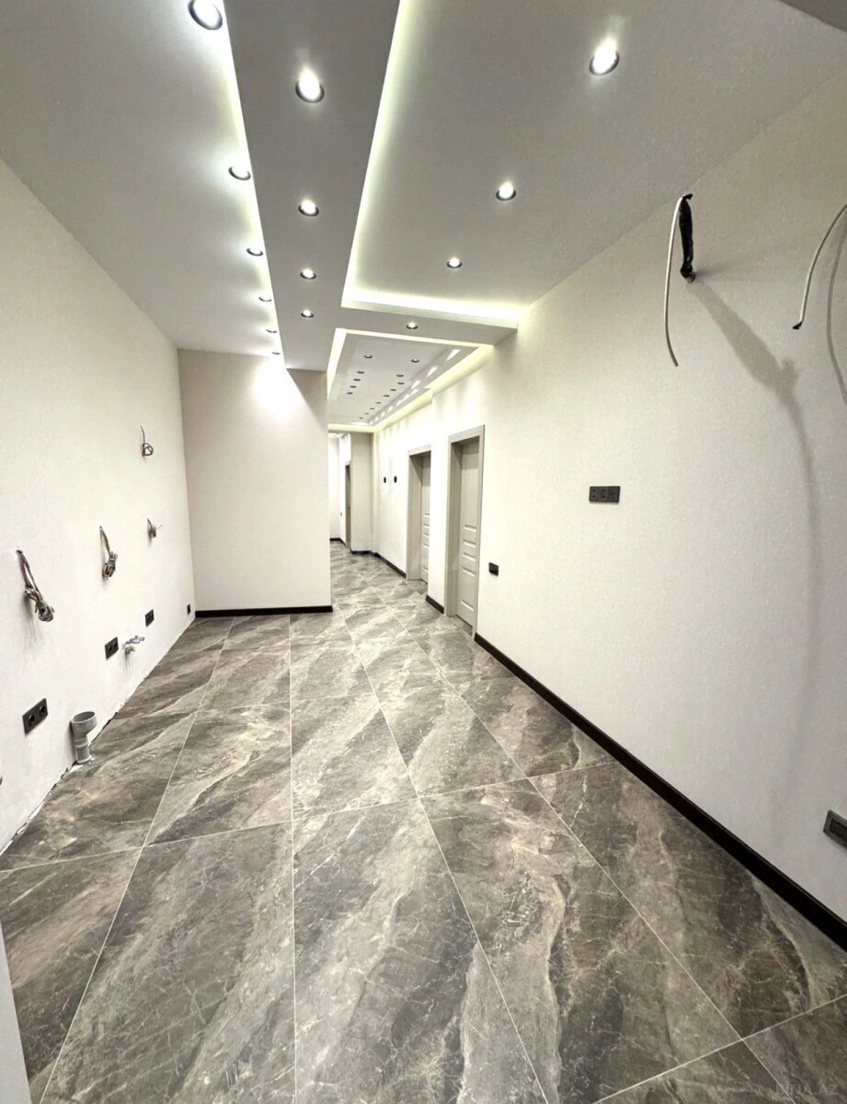 Satılır 3 otaqlı mənzil 140 m²