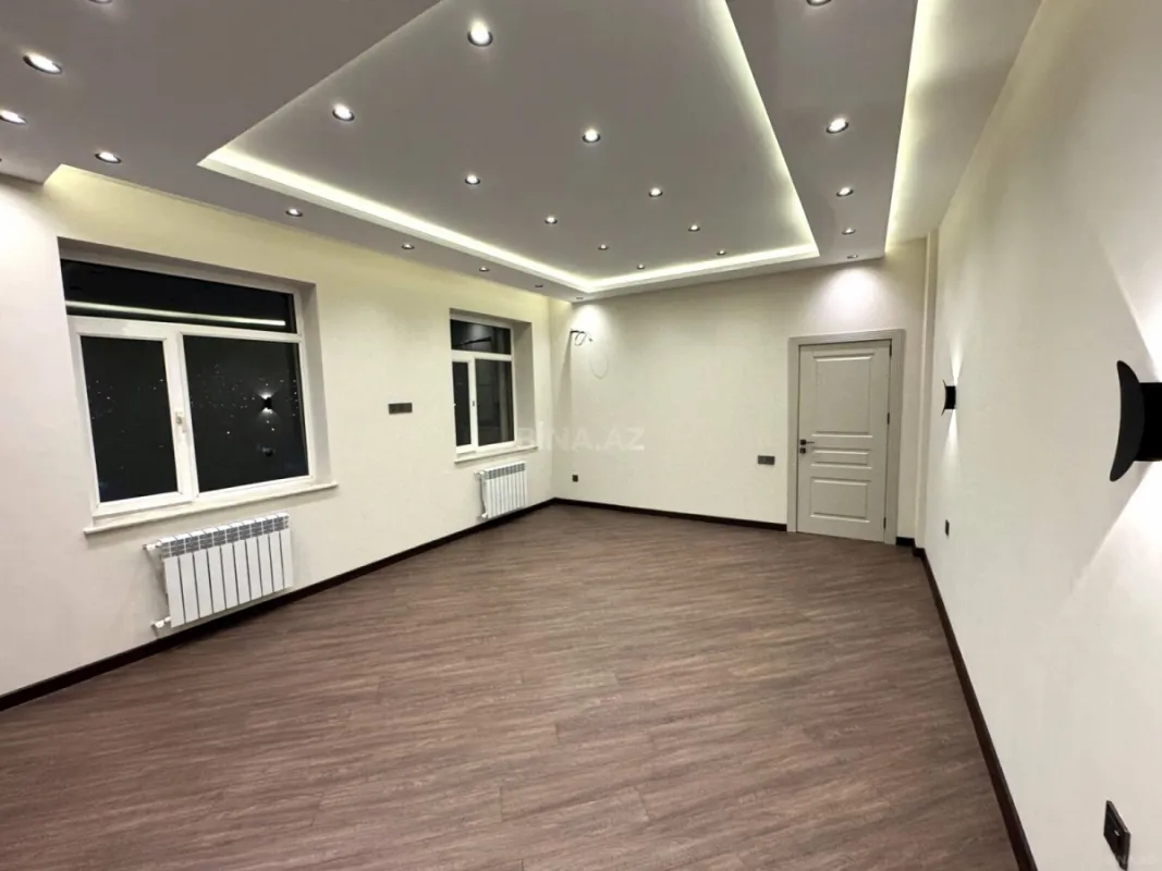 Satılır 3 otaqlı mənzil 140 m²