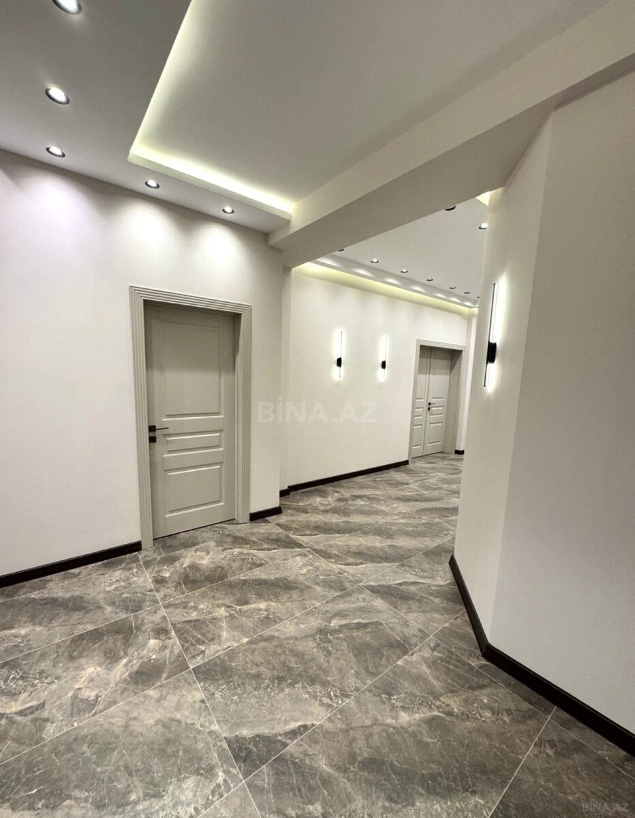 Satılır 3 otaqlı mənzil 140 m²
