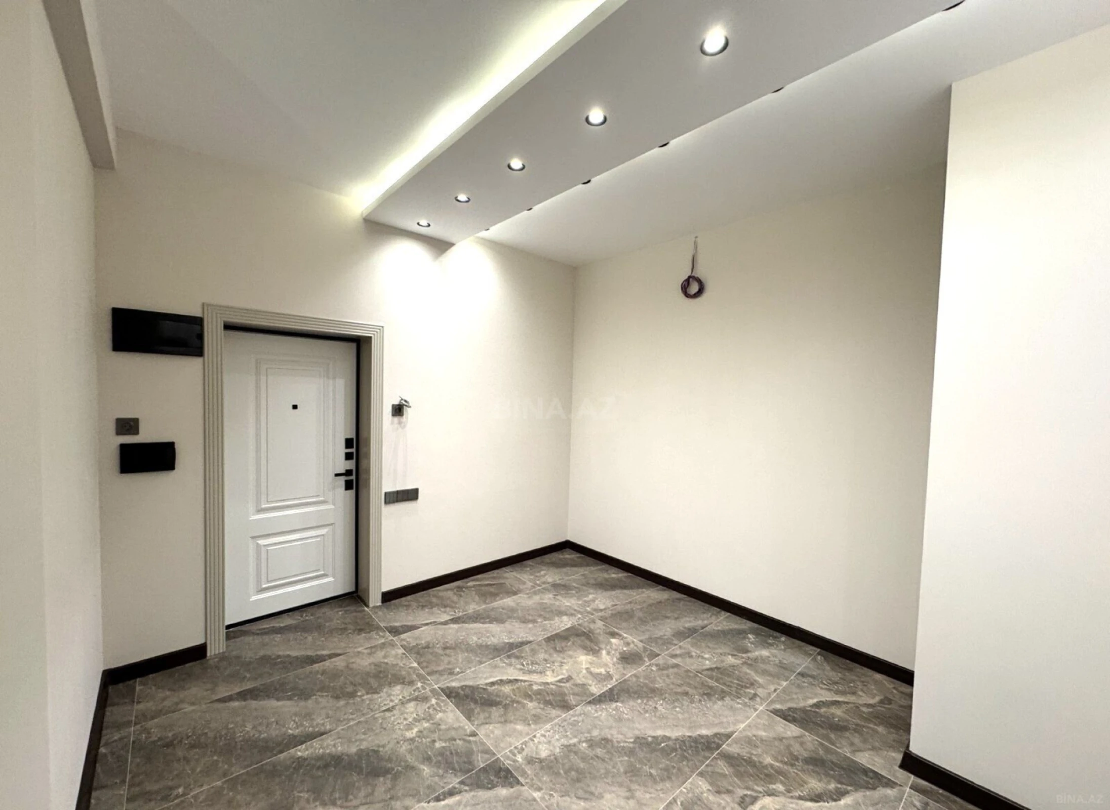Satılır 3 otaqlı mənzil 140 m²