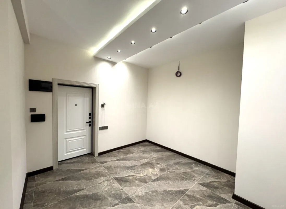 Satılır 3 otaqlı mənzil 140 m²