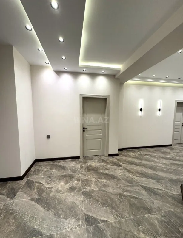 Satılır 3 otaqlı mənzil 140 m²