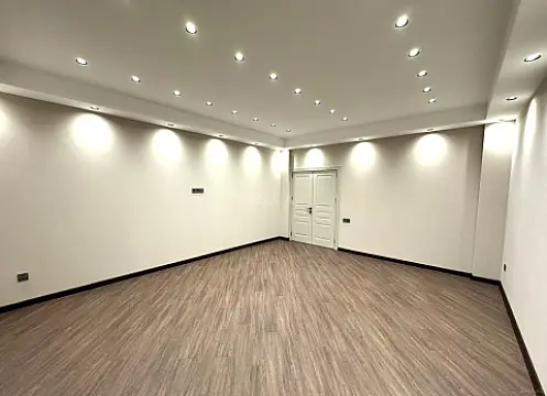 Satılır 3 otaqlı mənzil 140 m²