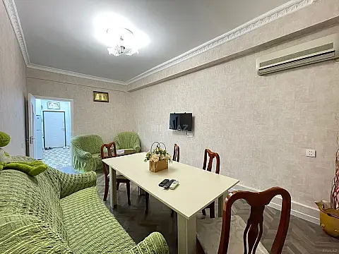 Kirayə verilir 2 otaqlı mənzil 60 m²