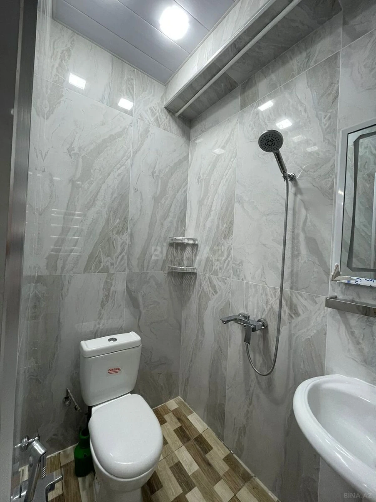 Kirayə verilir 2 otaqlı mənzil 60 m²
