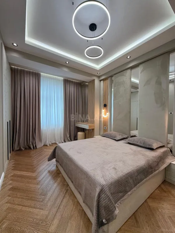 Satılır 2 otaqlı mənzil 68 m²