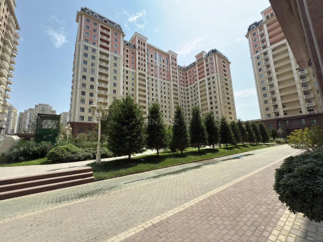 Satılır 2 otaqlı mənzil 68 m²