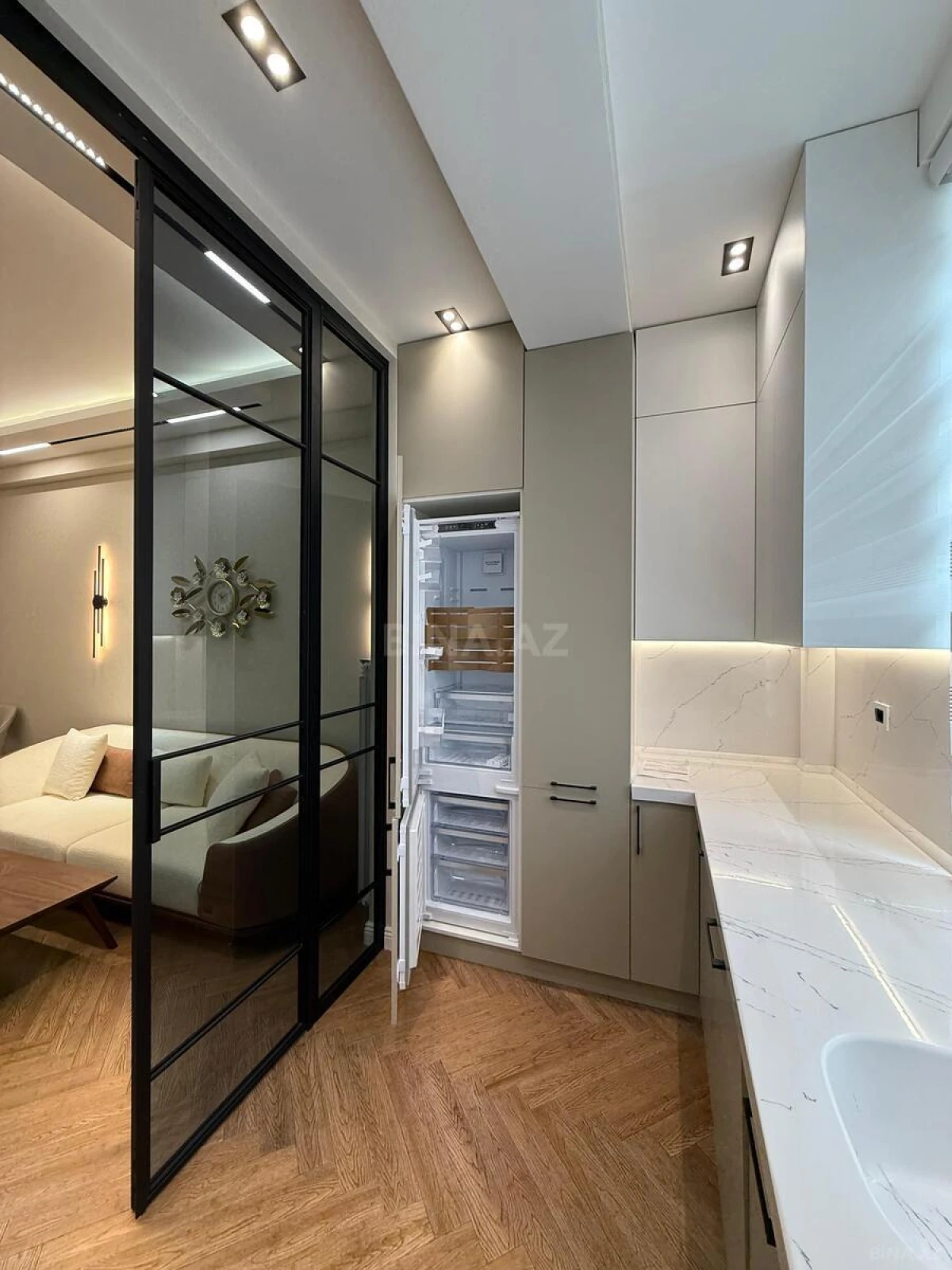 Satılır 2 otaqlı mənzil 68 m²