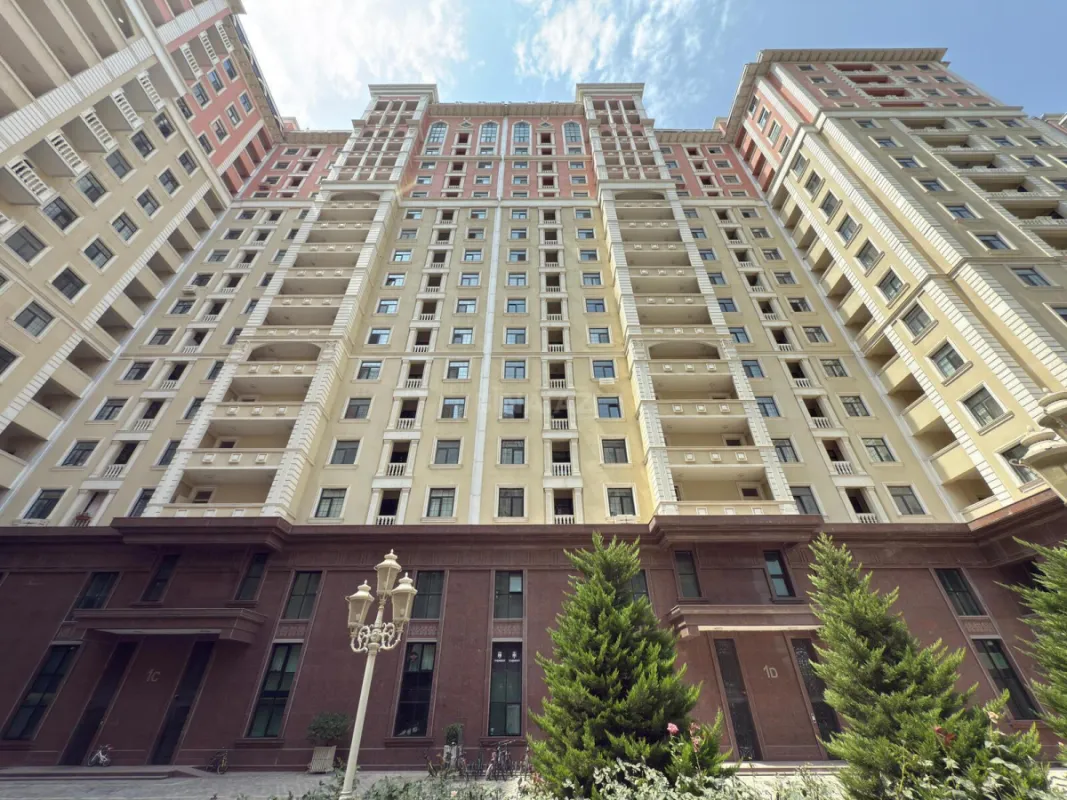 Satılır 2 otaqlı mənzil 68 m²