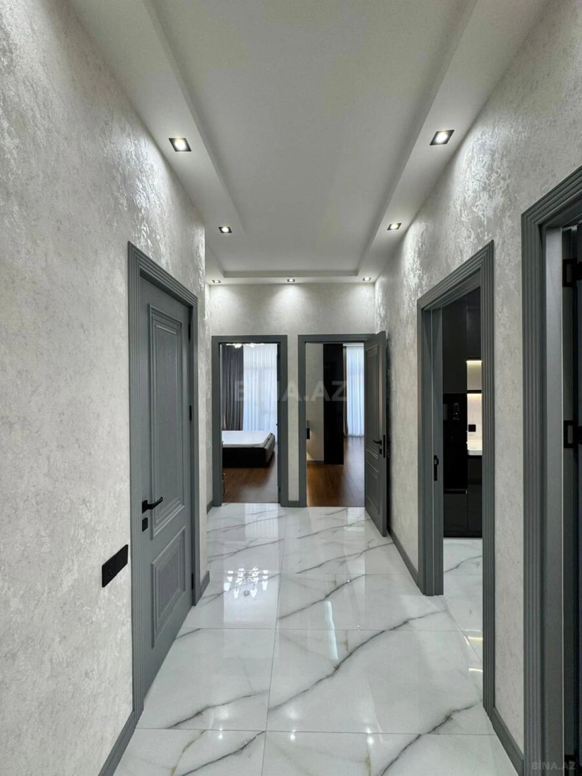 Satılır 3 otaqlı mənzil 108 m²