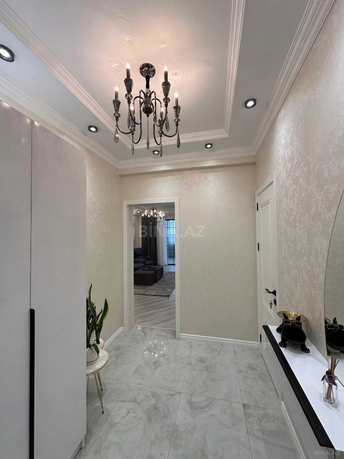 Kirayə verilir 2 otaqlı mənzil 75 m²