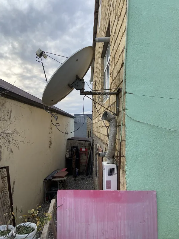 Satılır 4 otaqlı həyət evi 180 m²