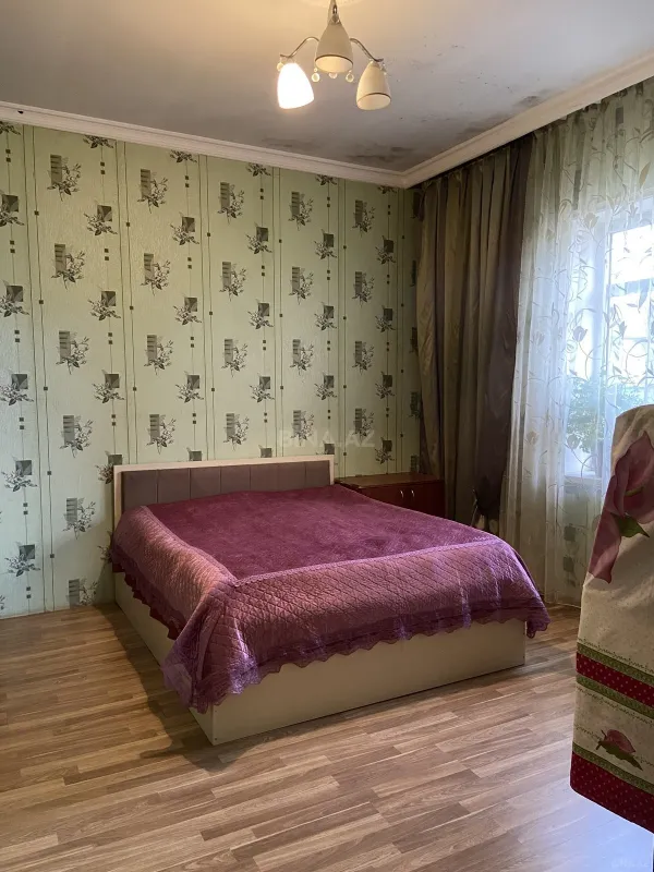 Satılır 4 otaqlı həyət evi 180 m²