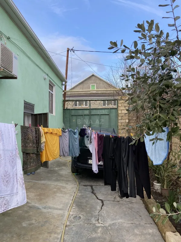 Satılır 4 otaqlı həyət evi 180 m²