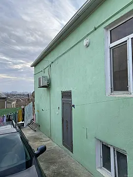 Satılır 4 otaqlı həyət evi 180 m²