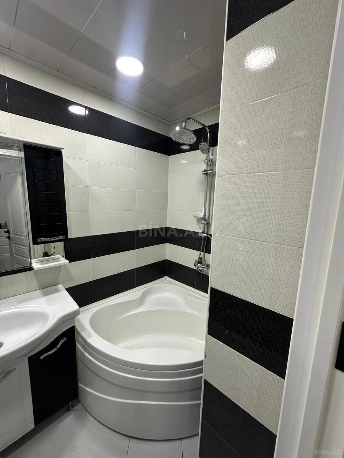 Satılır 3 otaqlı mənzil 85 m²