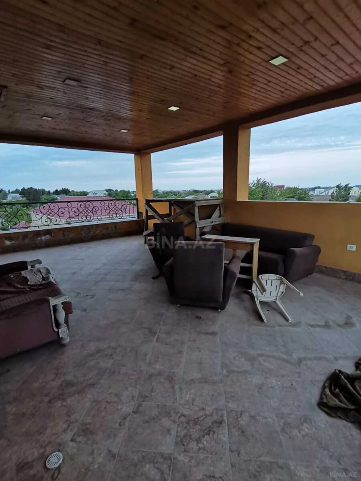 Satılır 6 otaqlı həyət evi 350 m²