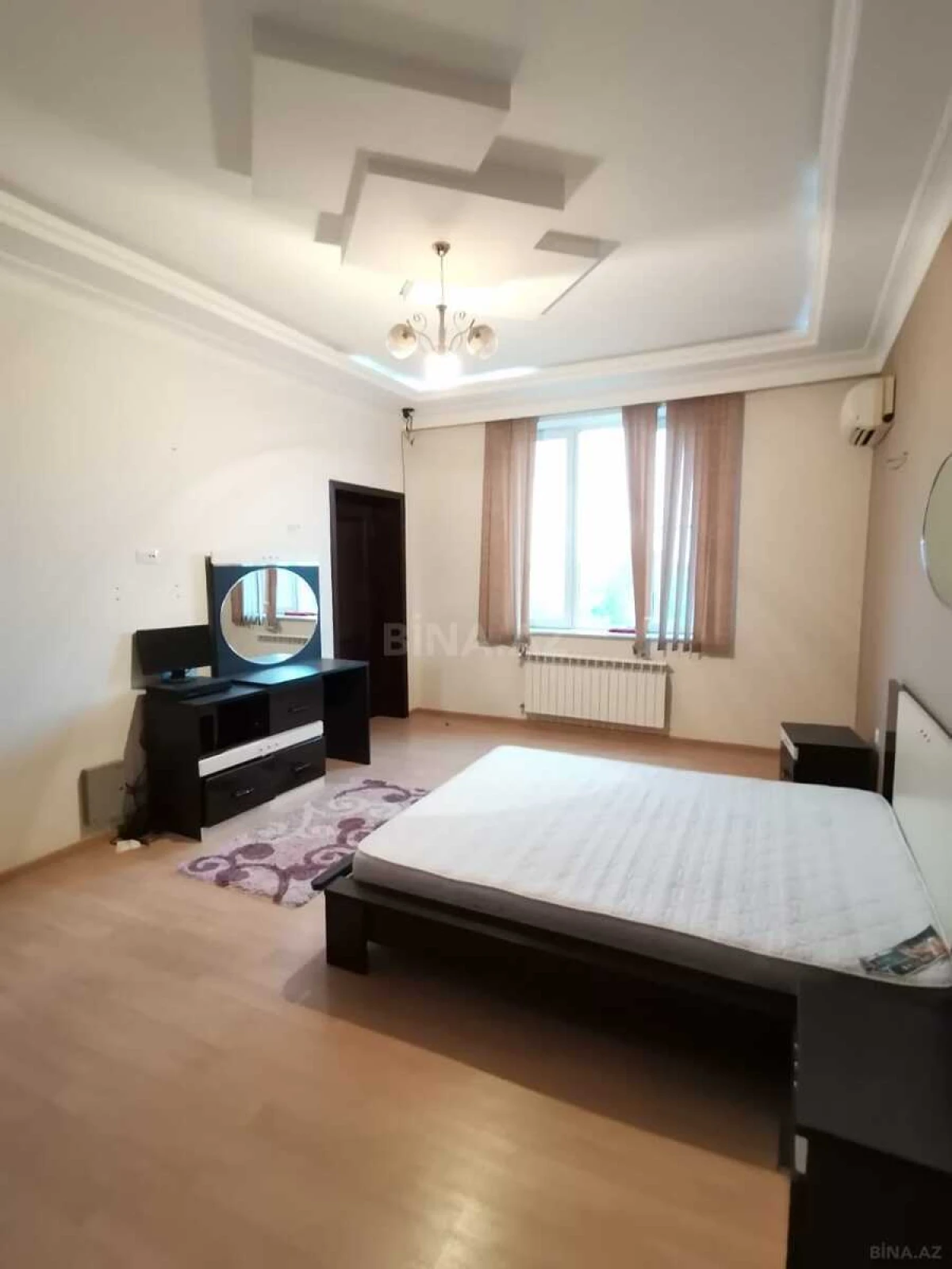 Satılır 6 otaqlı həyət evi 350 m²