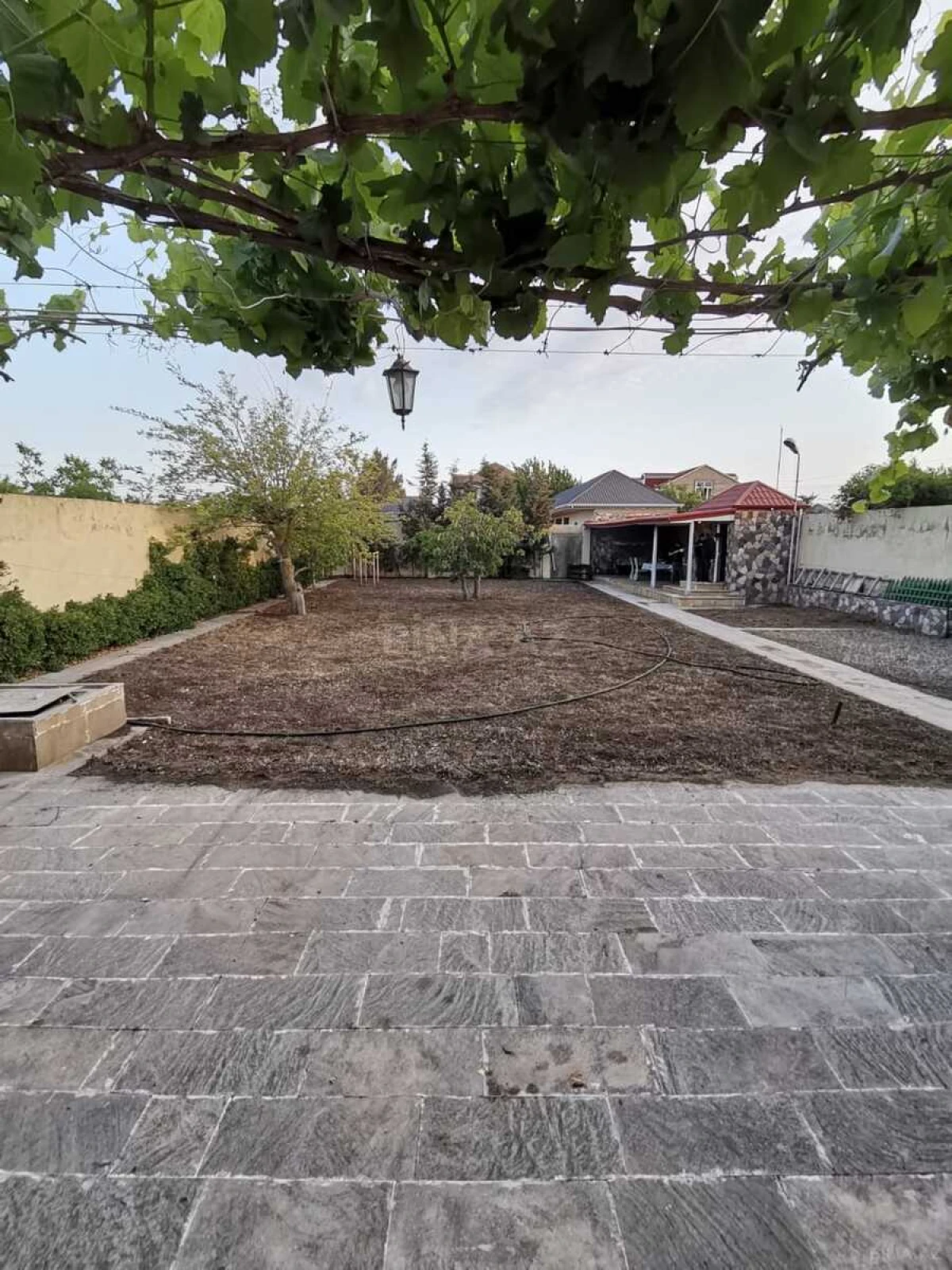 Satılır 6 otaqlı həyət evi 350 m²