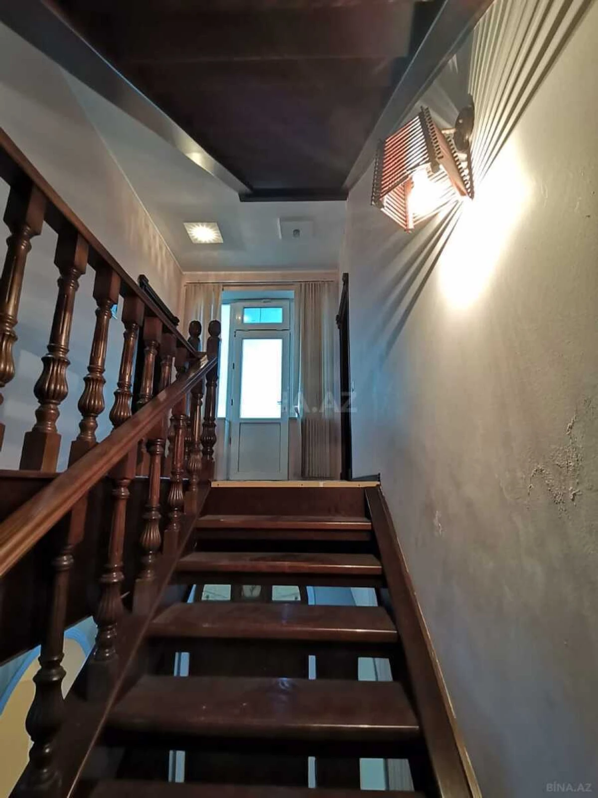 Satılır 6 otaqlı həyət evi 350 m²