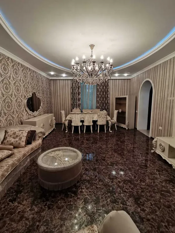 Satılır 6 otaqlı həyət evi 350 m²