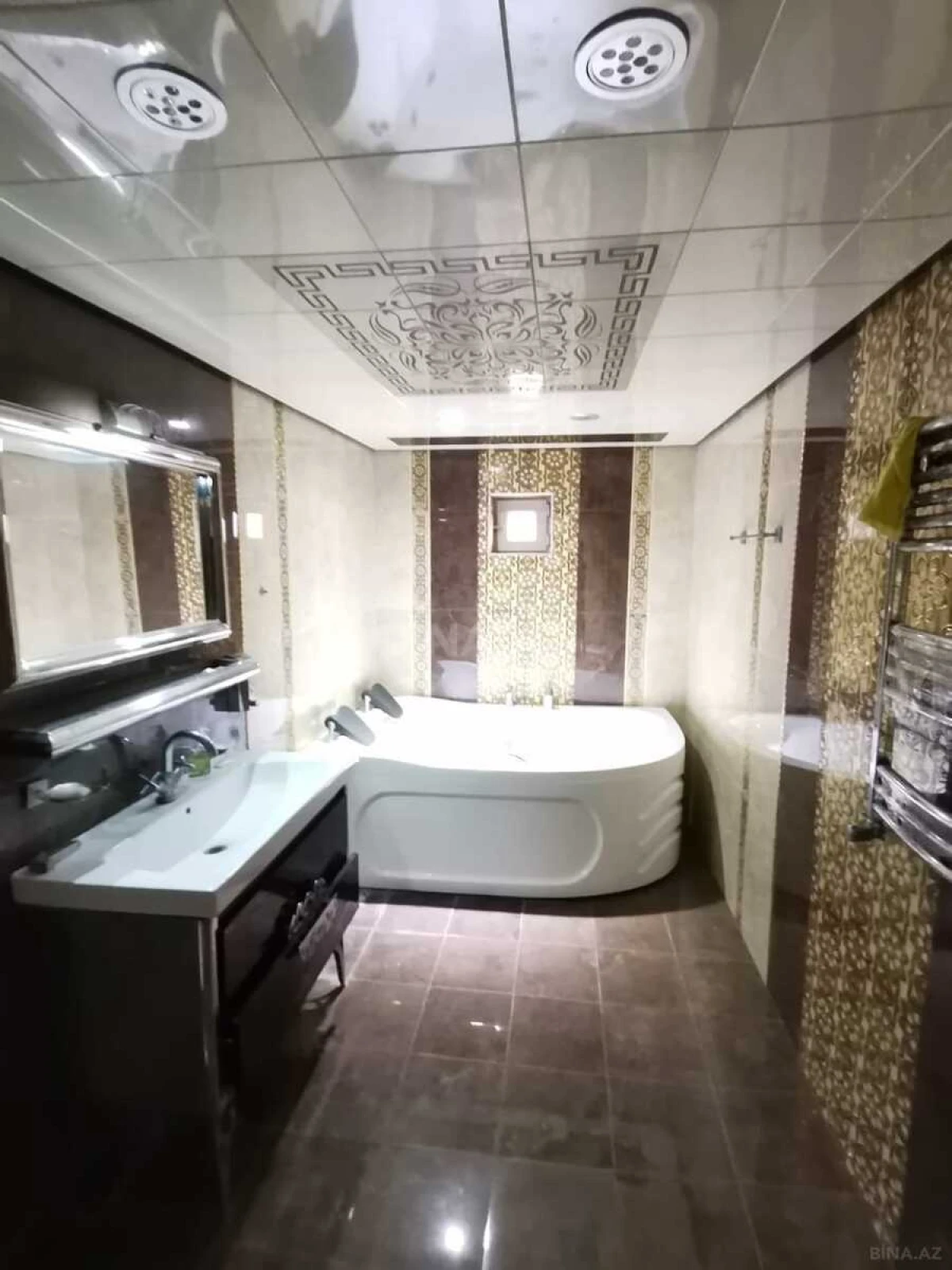 Satılır 6 otaqlı həyət evi 350 m²