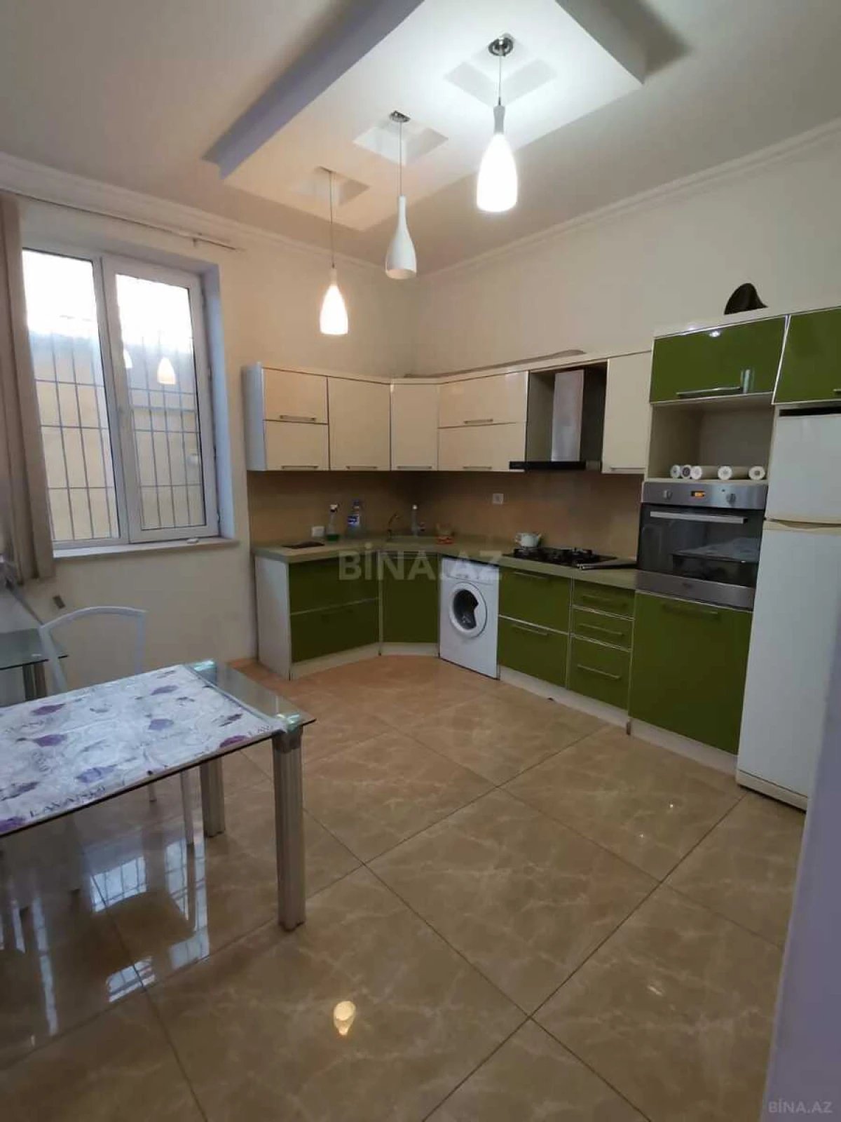 Satılır 6 otaqlı həyət evi 350 m²