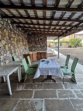 Satılır 6 otaqlı həyət evi 350 m²